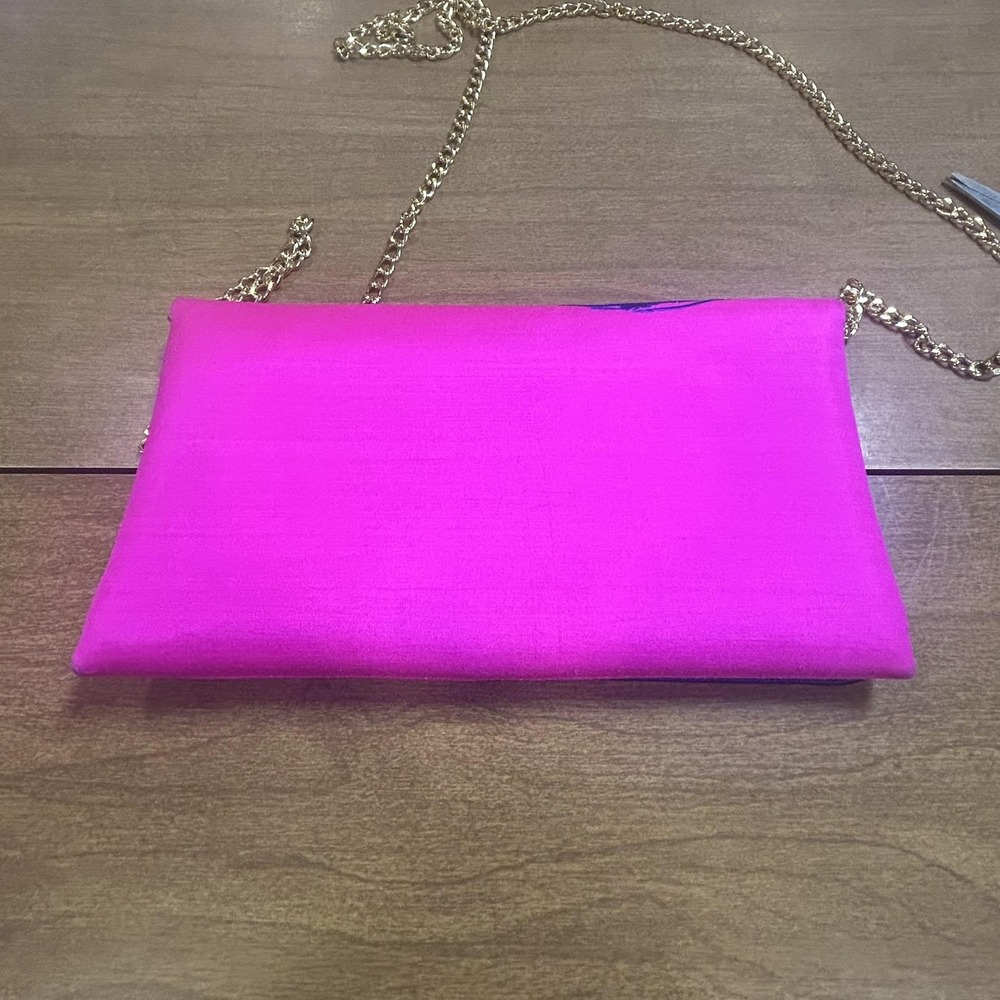 Shiraleah Crossbody Bag Womens Small Fuchsia Satin Crab Chain Purse Beach *SPOT* - Picture 9 of 9